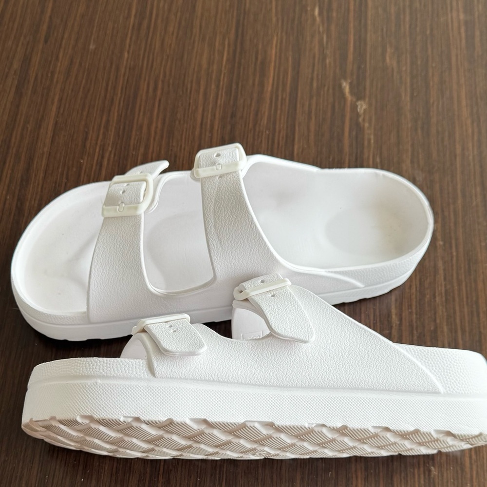 Goosecret Women's Platform Sandals in white - Picture 2 of 3